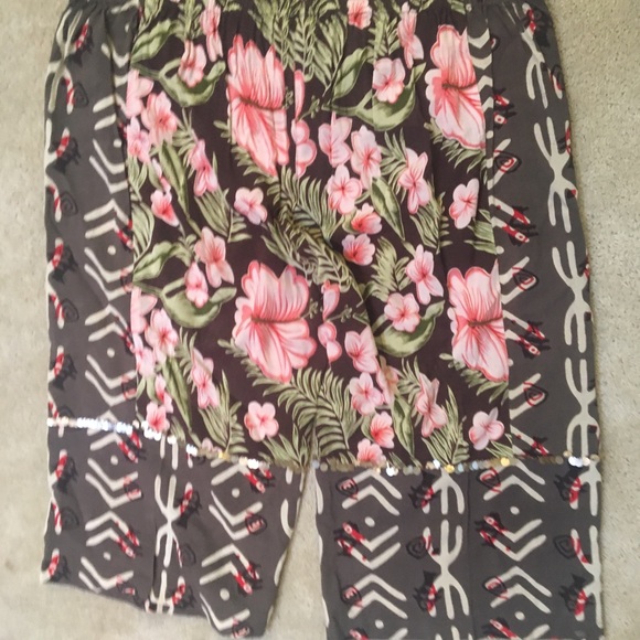 Soft Surroundings Women Floral Print Capri Pant - Picture 2 of 6